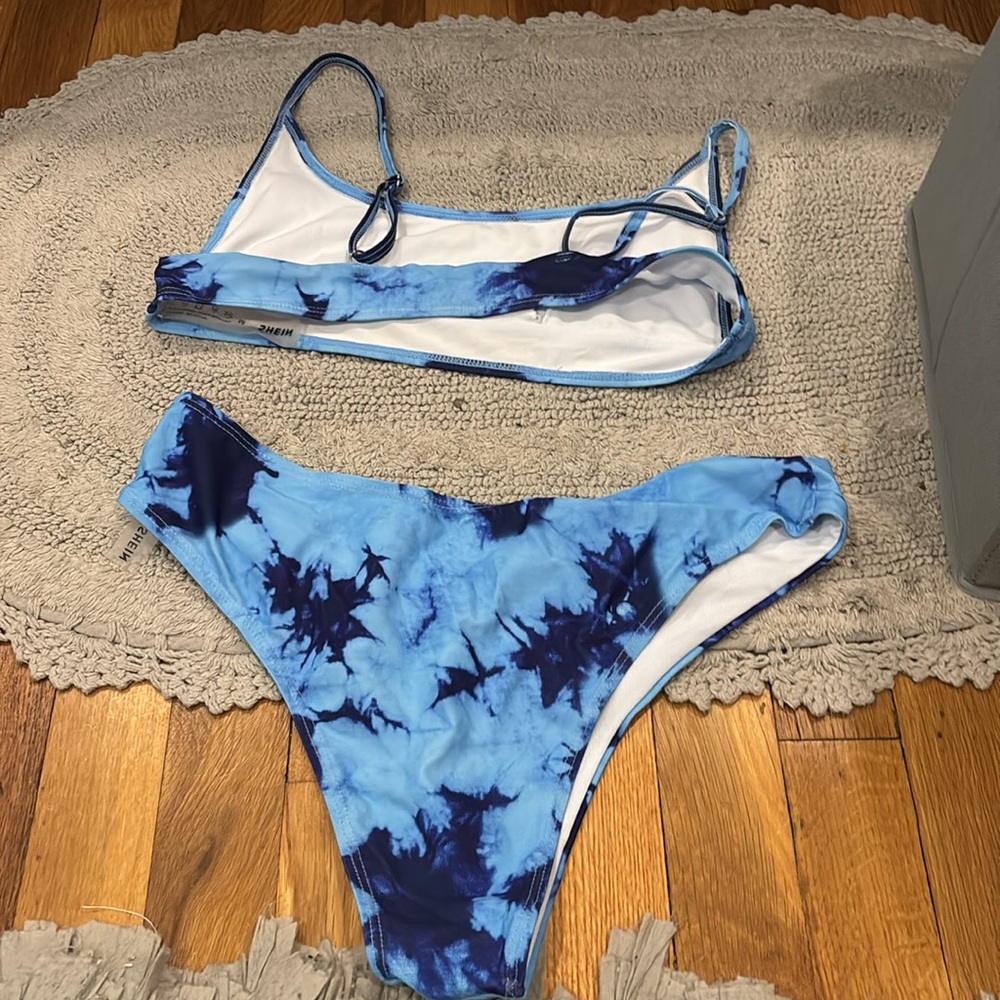 Bikini set - Picture 2 of 3